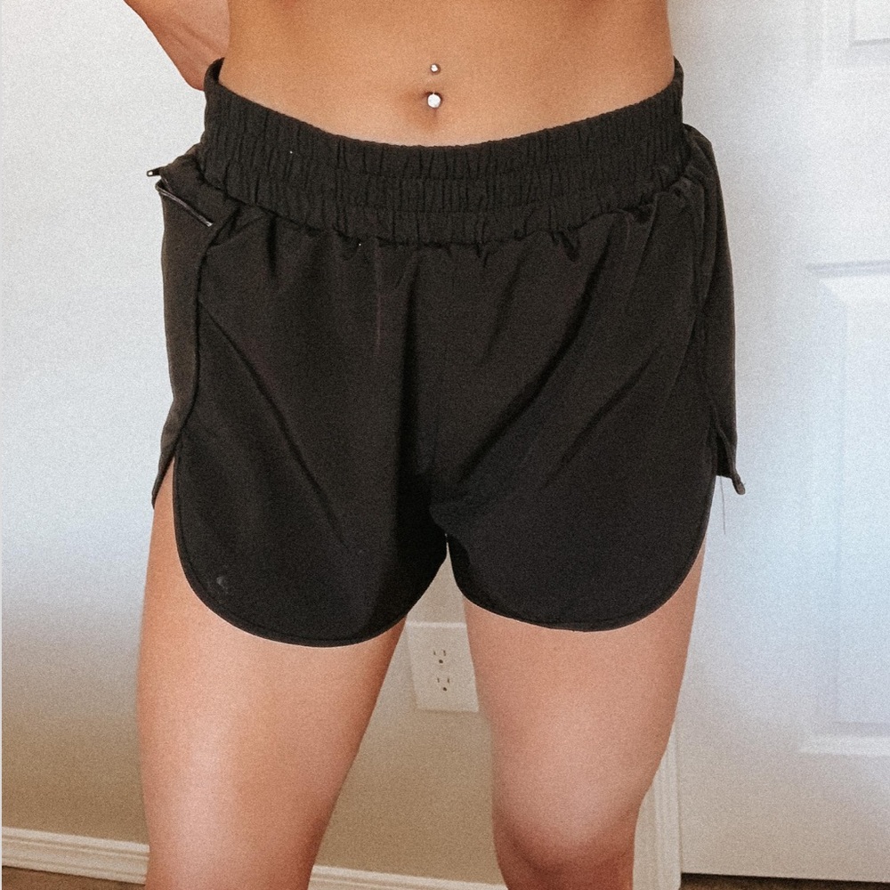 BLACK ATHLETIC SHORTS